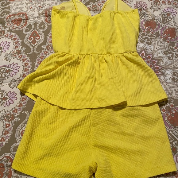 Charlotte Russe romper - Picture 2 of 4